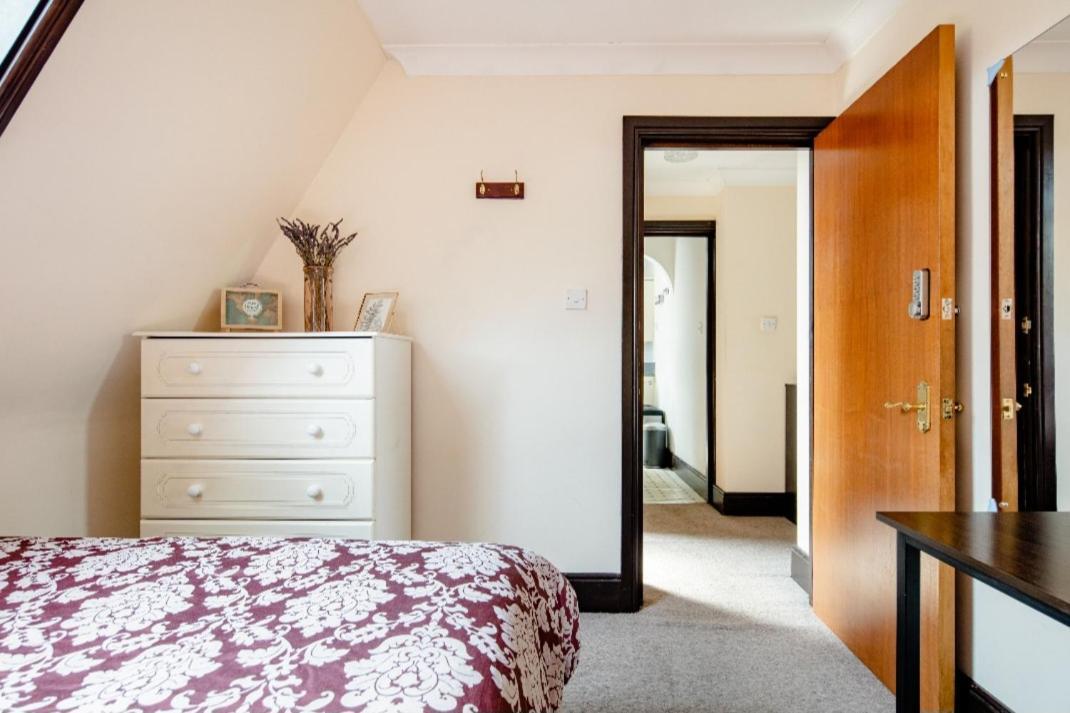 Double Room 2 Mins From Station Belvedere المظهر الخارجي الصورة